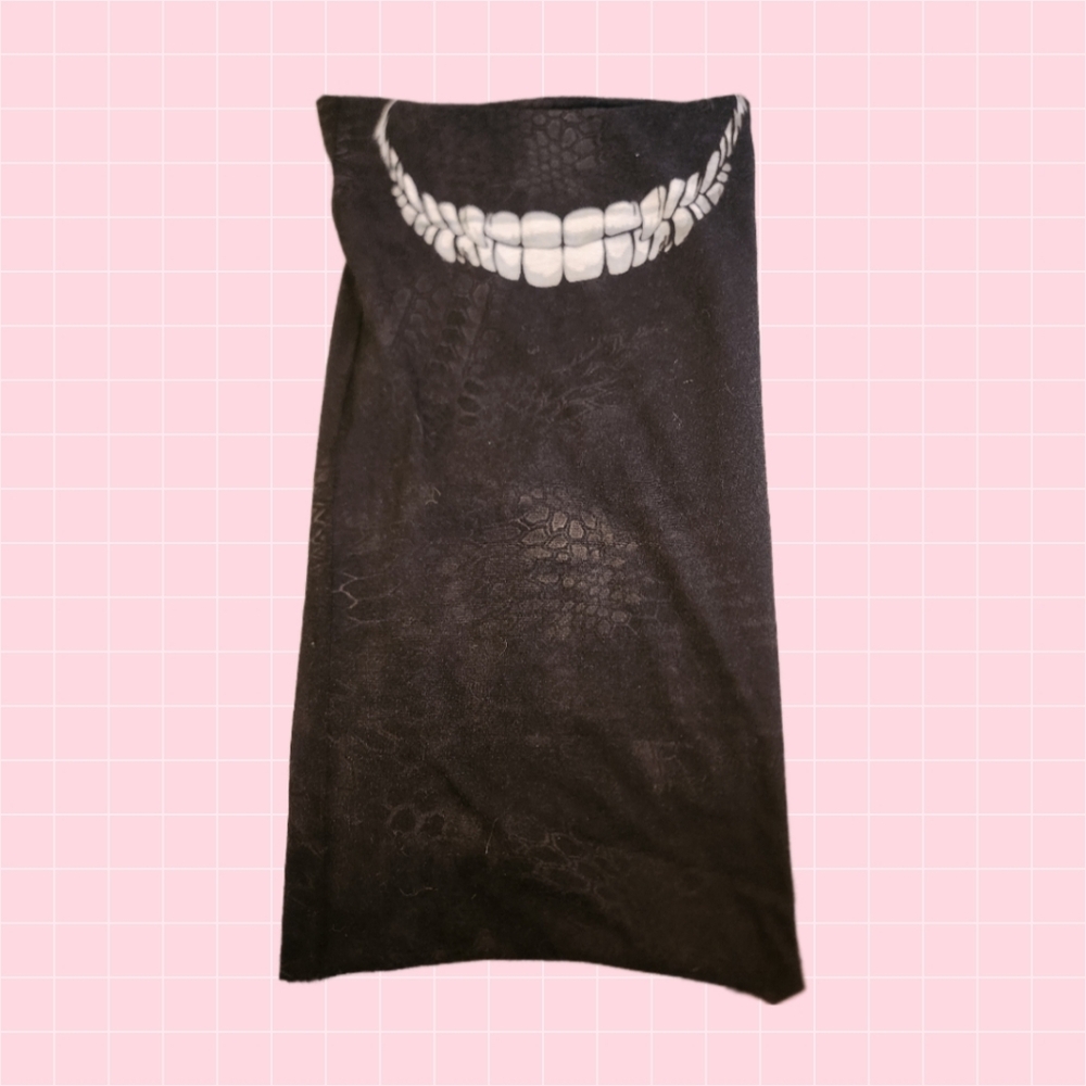 Black Smile Neck Tube